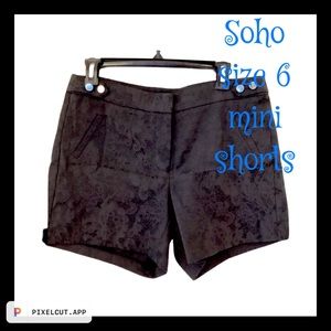 Soho Apparel LTD sz 6 casual mini short black lace Like New Pockets